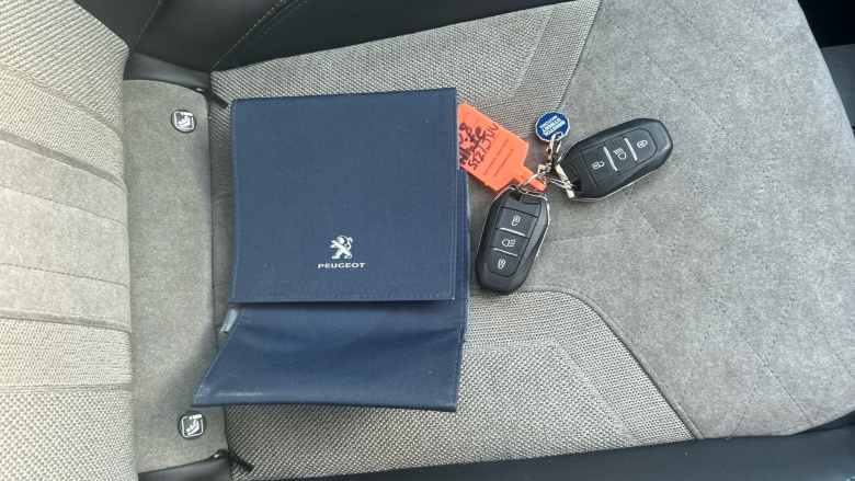 Peugeot 208 1.2 PureTech 100 GT Premium 5dr Petrol Hatchback